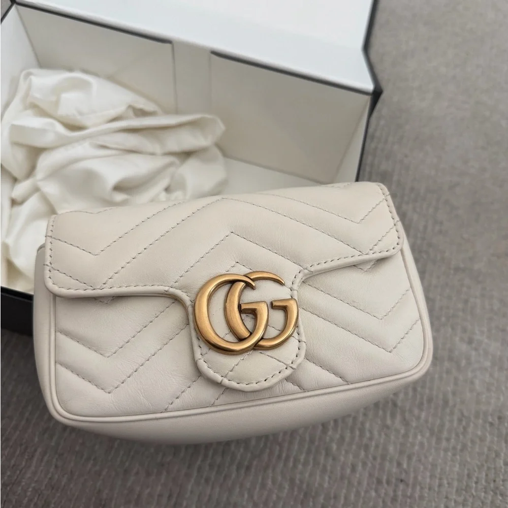 Gucci GG Marmont Small Matelassé Shoulder Bag in Cream - Picture 3 of 6